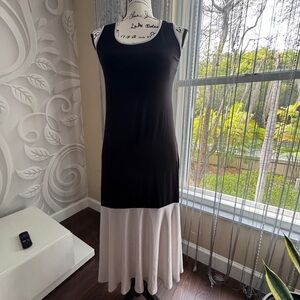Elegant Black and White Maxi Dress